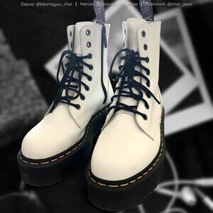 White Dr. Martens jadon platform boots 🤍